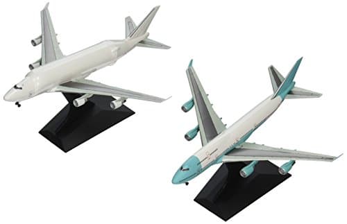 Dragon Models Boeingn B747-400 LCF "Large Cargo Freighter(LCF)" and B747-400 Diecast Aircraft, Scale 1:400