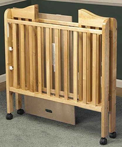 Portable Crib in Natural Finish