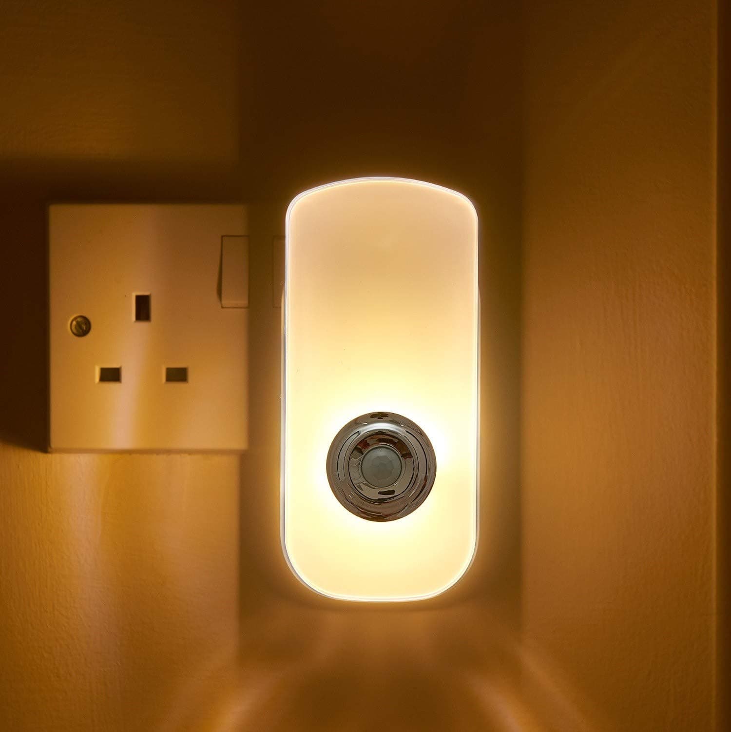 Two Function Rechargeable 18 LED Motion Sensor Night Light and Torch .White