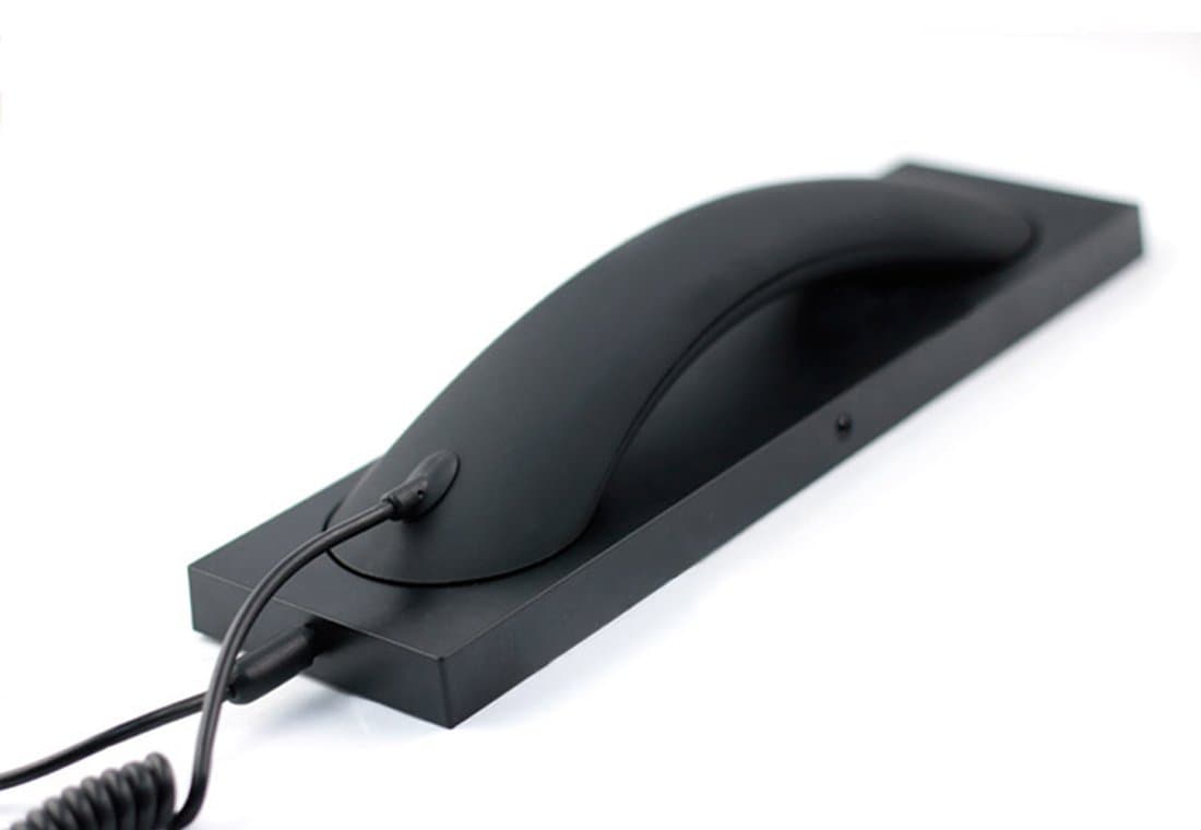 Retro cell phone handset with 3.5mm jack