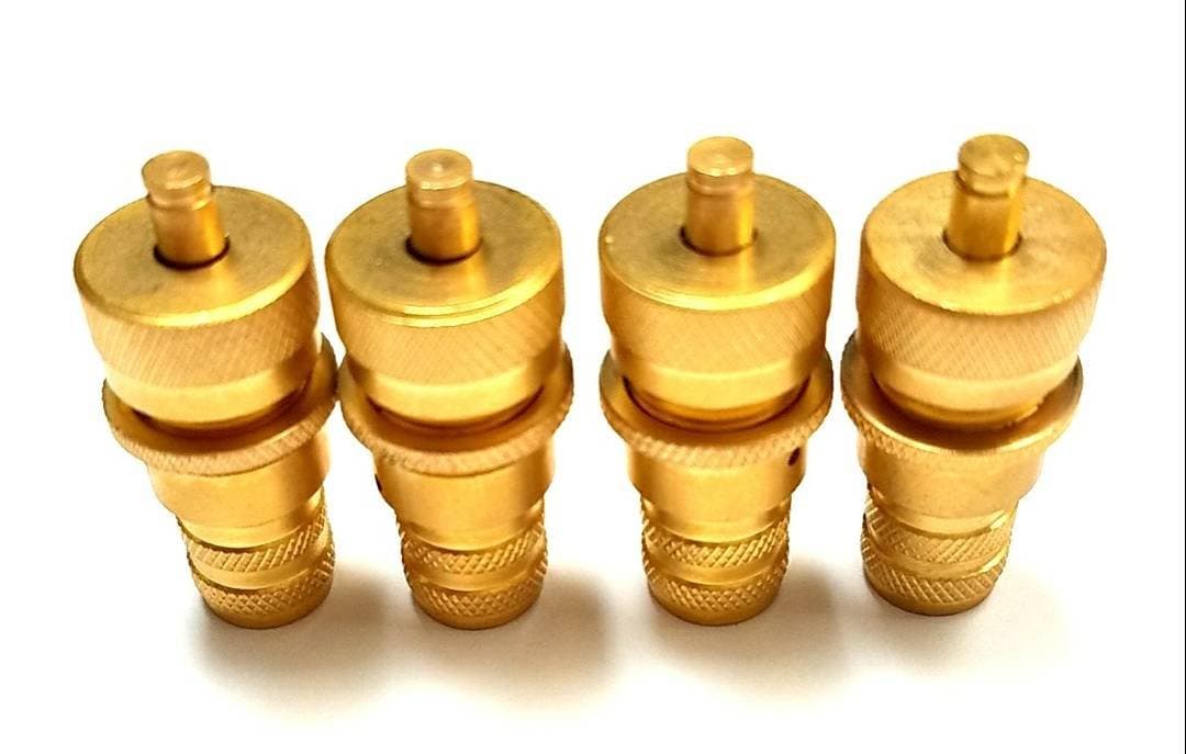 Direct Igniter 4 Adjustable Brass Tire Deflators 6-30 PSI (Set of 4) Instructions and Case (4x4 Offroad Dunes Sand Jeep)