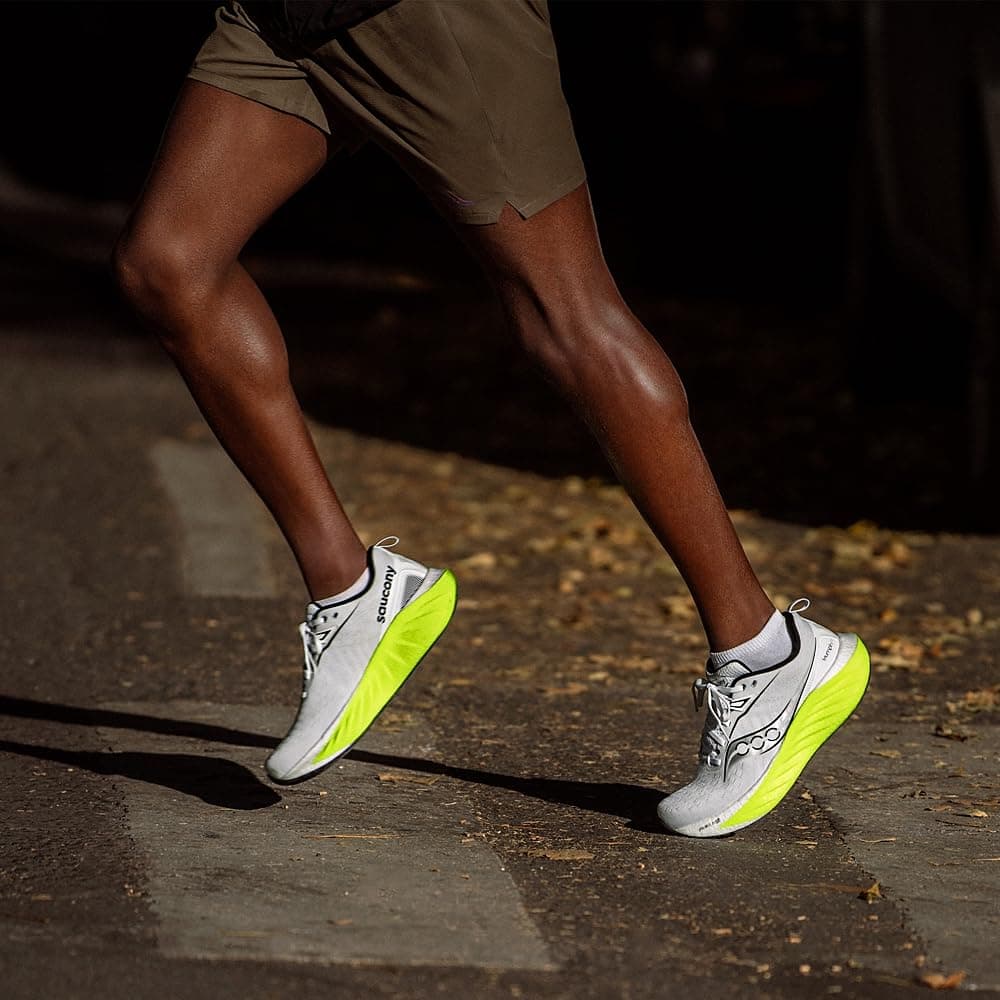 Saucony Men's Triumph 22 Sneaker