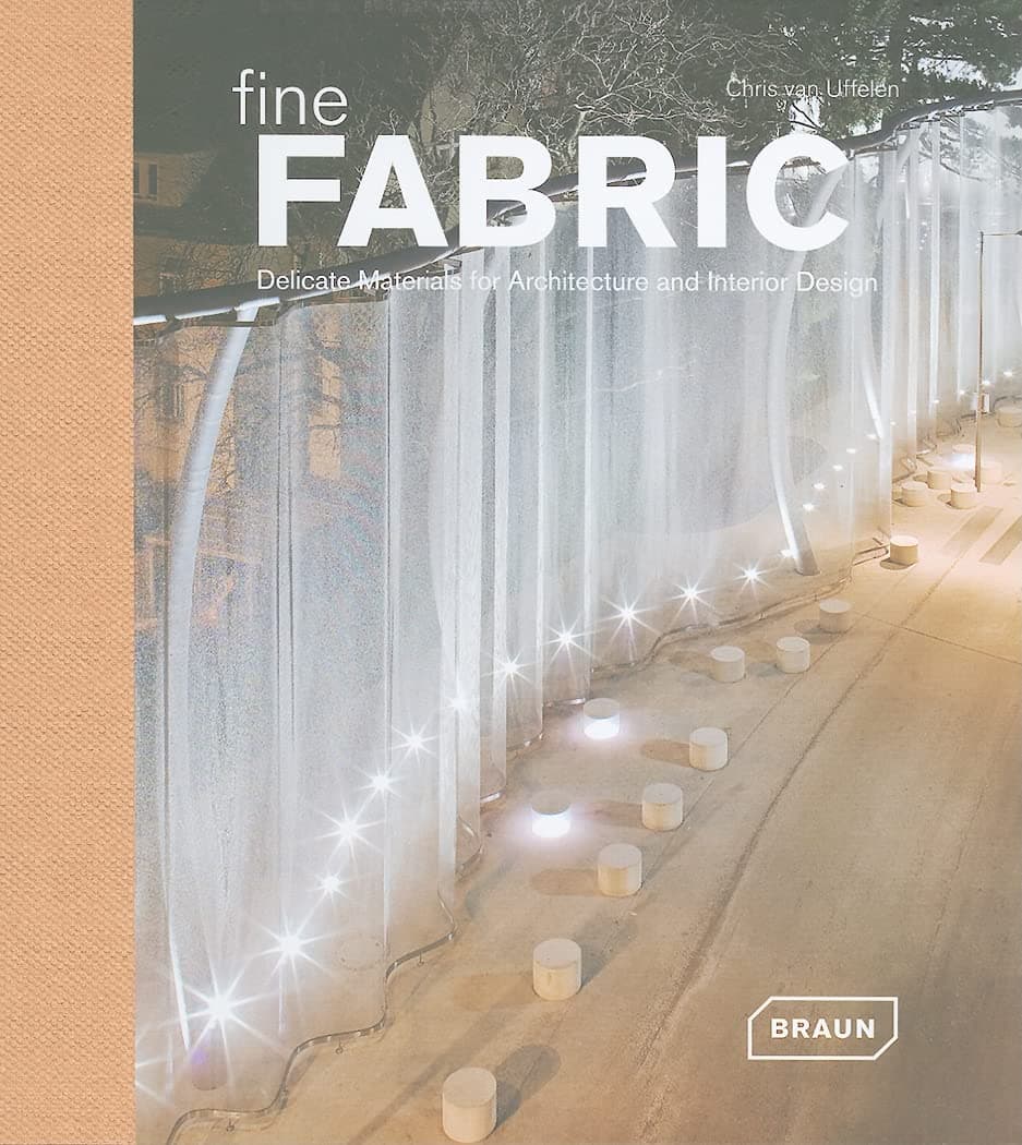 Fine Fabric Hardcover – 3 Aug. 2009