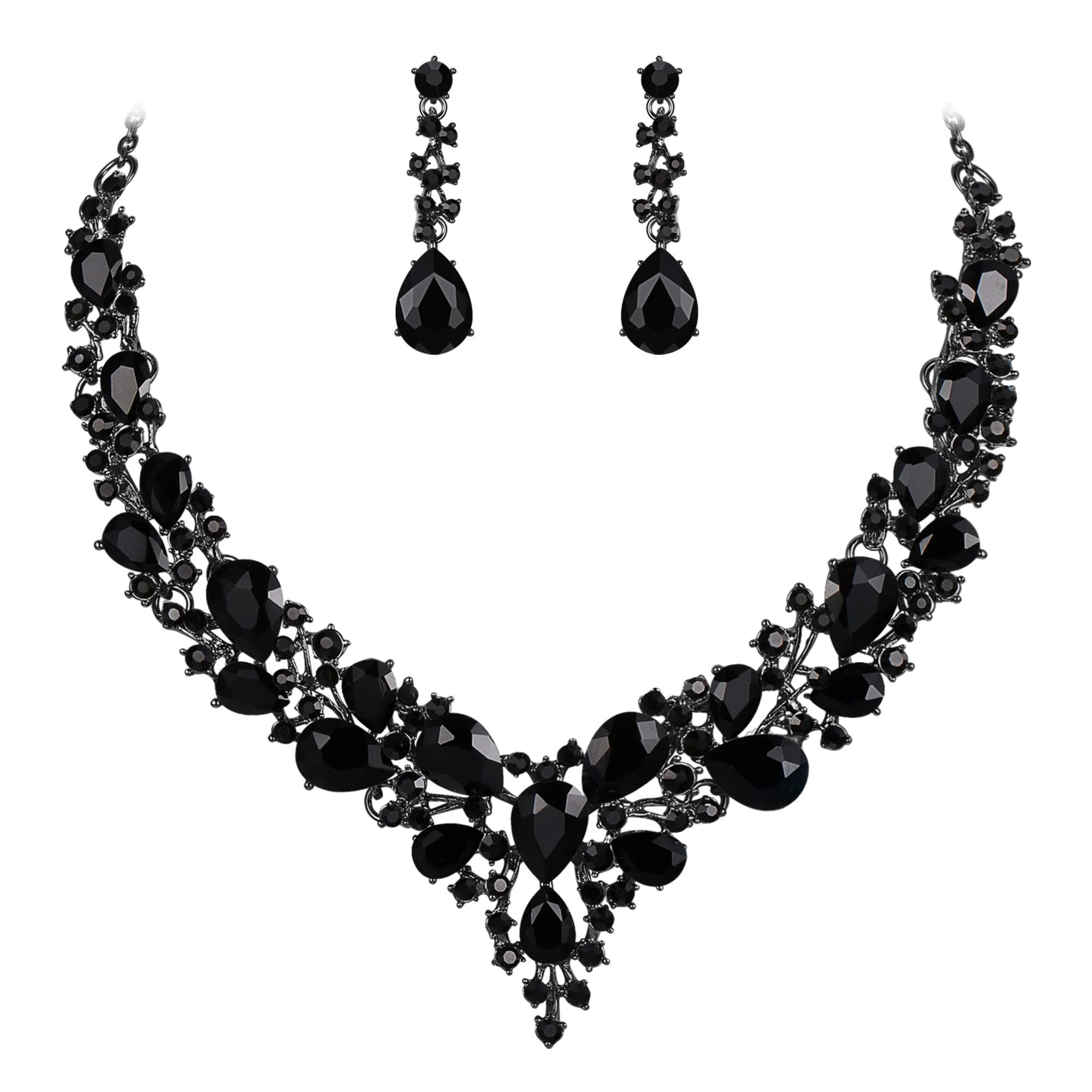 Necklace and earrings set