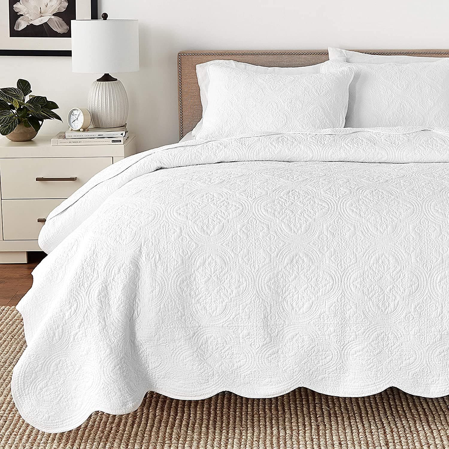 Cozy Line Home Fashions 100% Cotton Victorian Medallion Solid White Matelasse Embossed Bedding Quilt Set, Reversible Lightweight Bedspread, Coverlet for All Season (Blantyre - White, King - 3 piece)