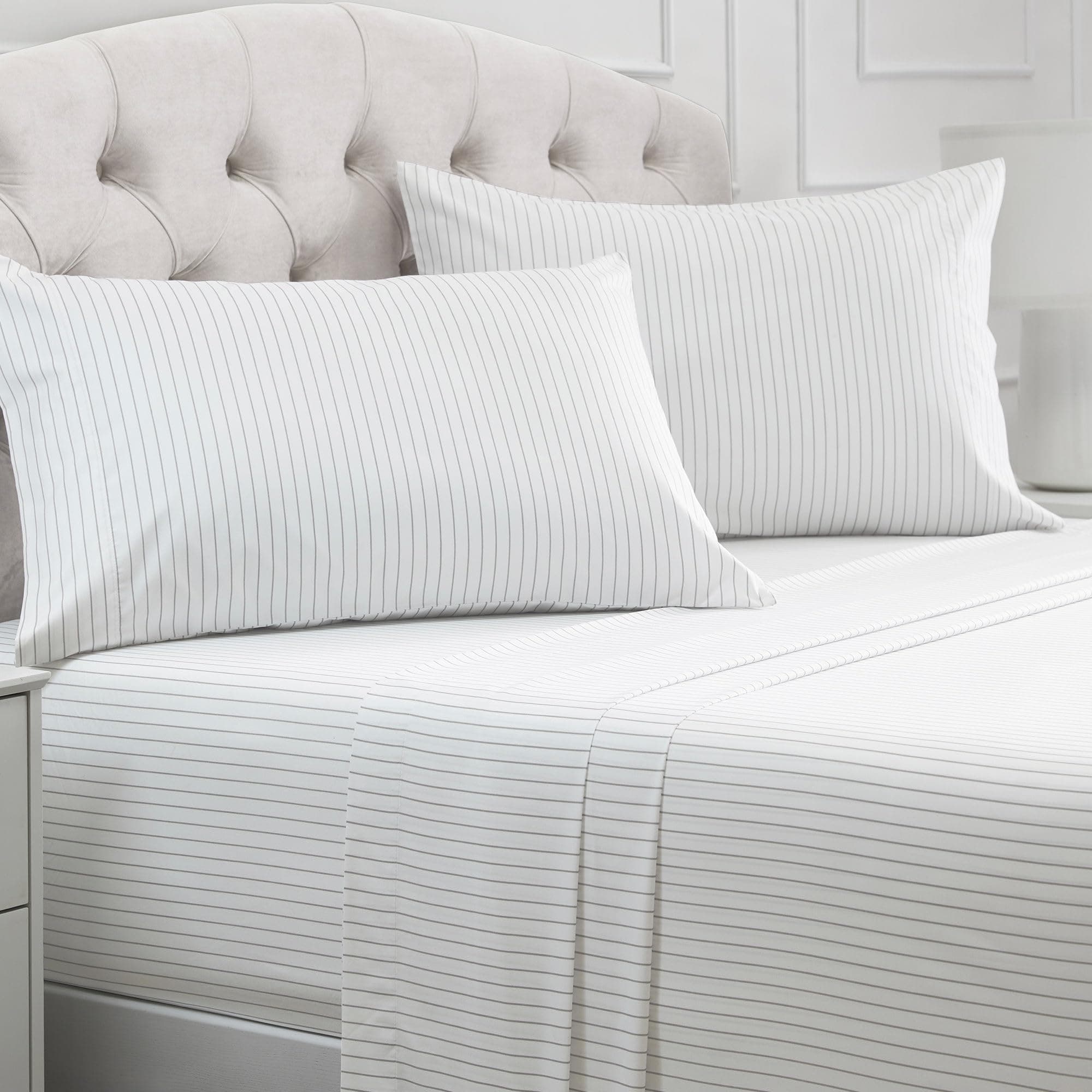 Full Sheets Set - 4 PC Iconic Collection Bedding - Hotel Luxury, Extra Soft, Cooling Bed Sheets - Wrinkle, Fade, Stain Resistant (Full, Pinstripe Gray)