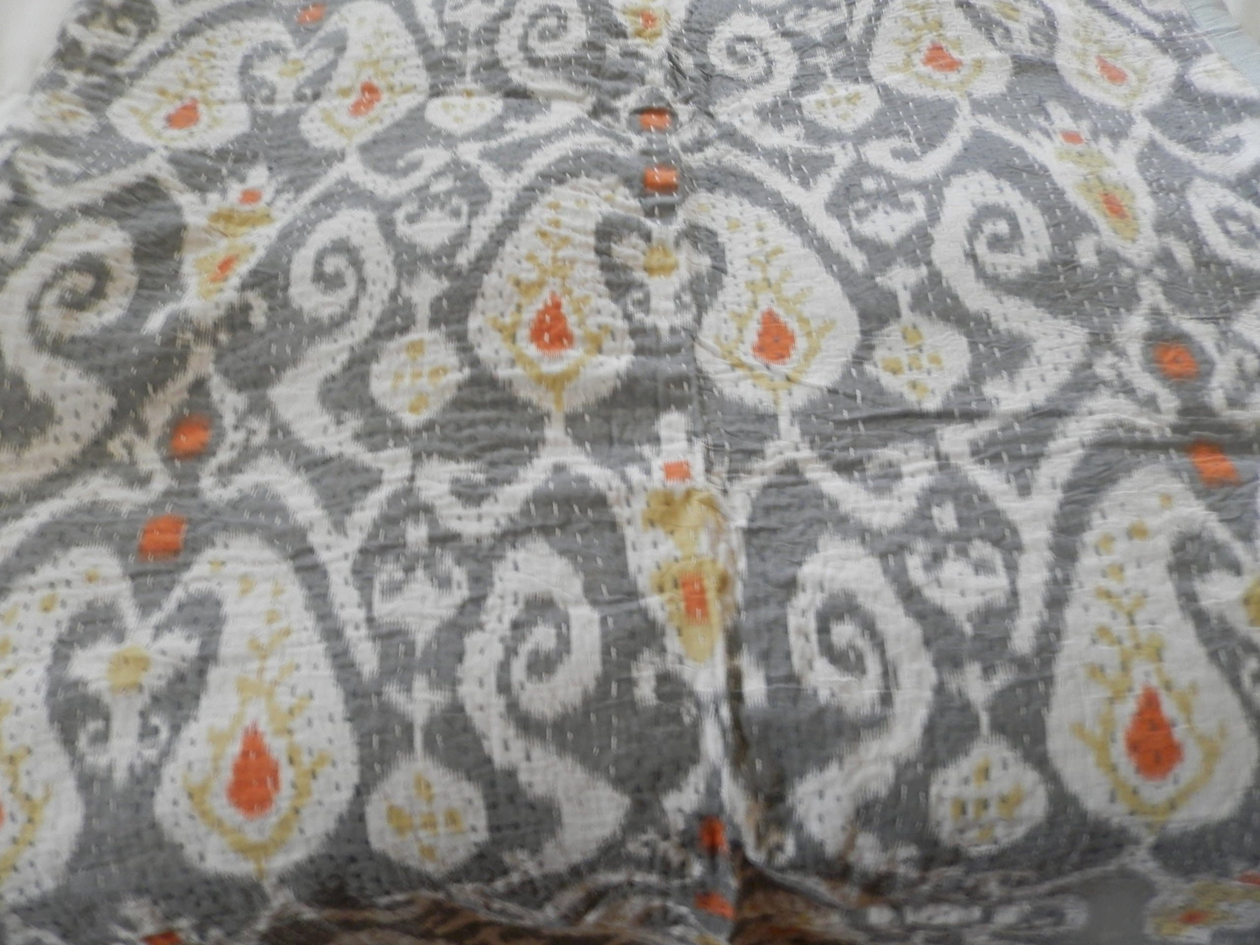 Twin Quilt Grey (Ikat Dark Beige)
