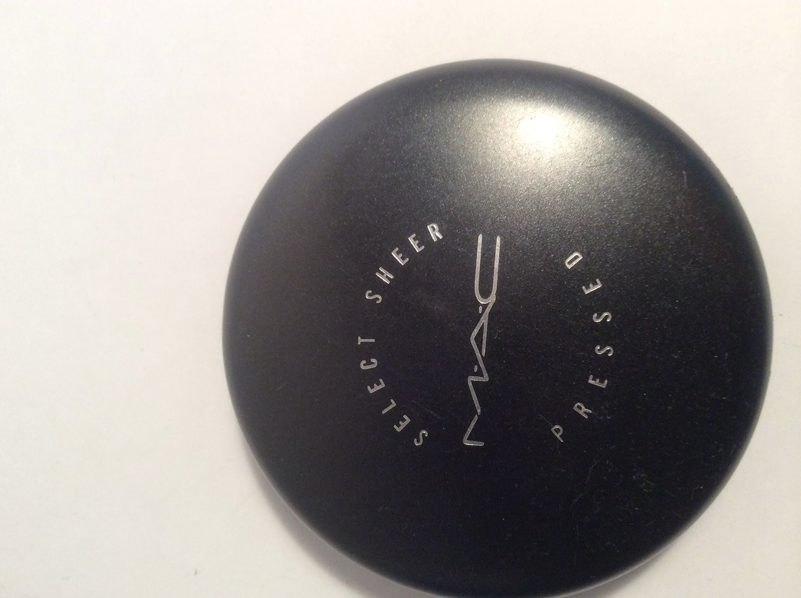 MAC select sheer / pressed powder NC30