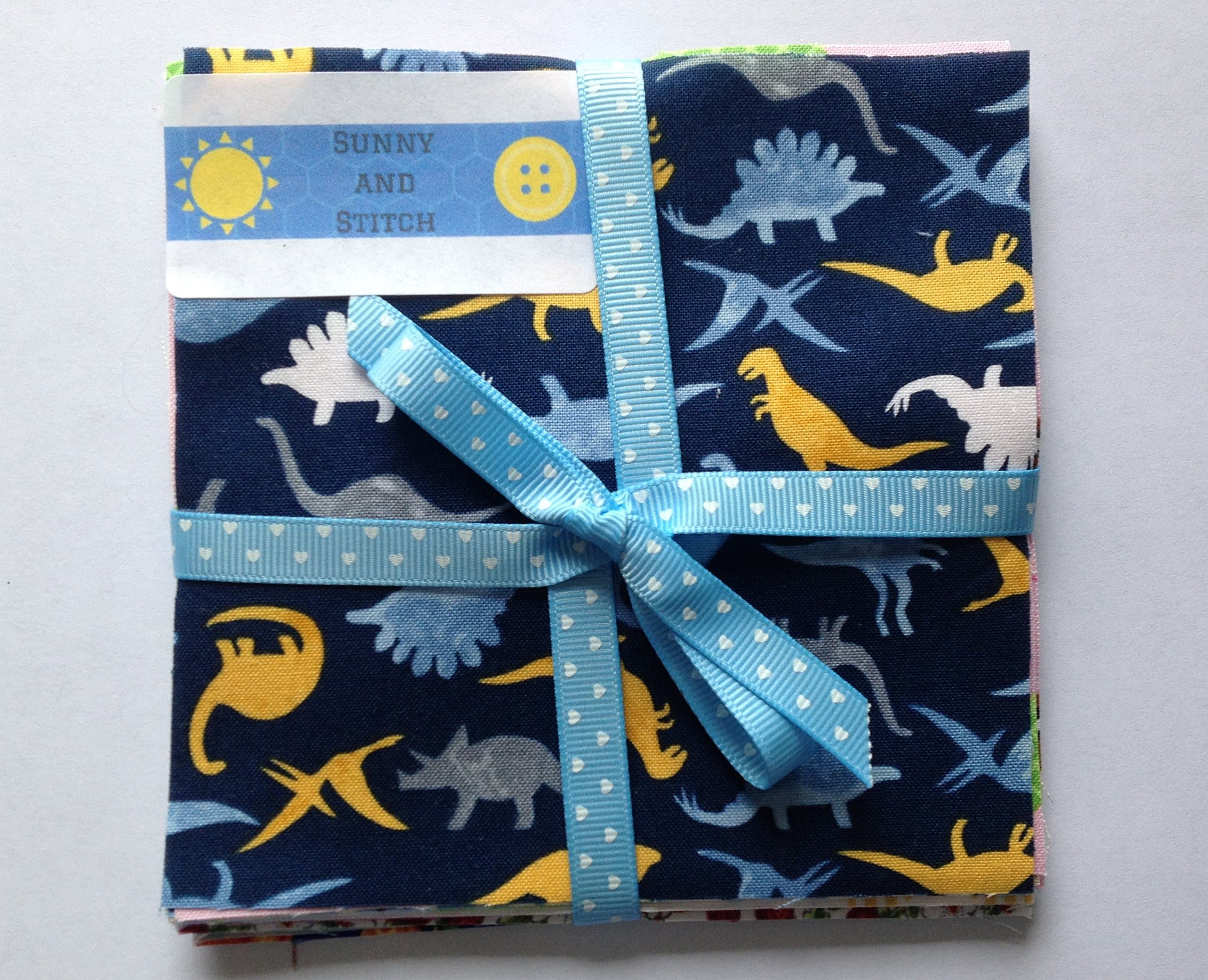 Sunny and Stitch Patchwork Charm Pack 50 x 5 Cotton Fabric Squares Baby Child Novelty Animal Quilting Sewing Crafts I Spy Quilt