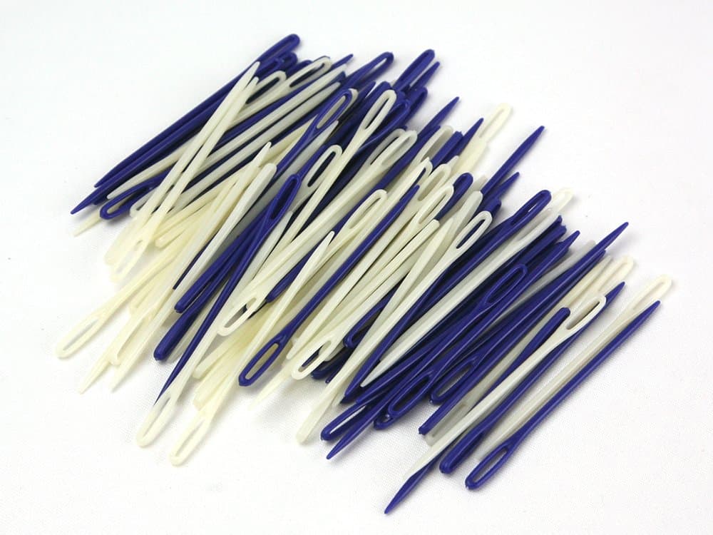 Plastic Sewing/Darning Needles - per pack of 10 needles